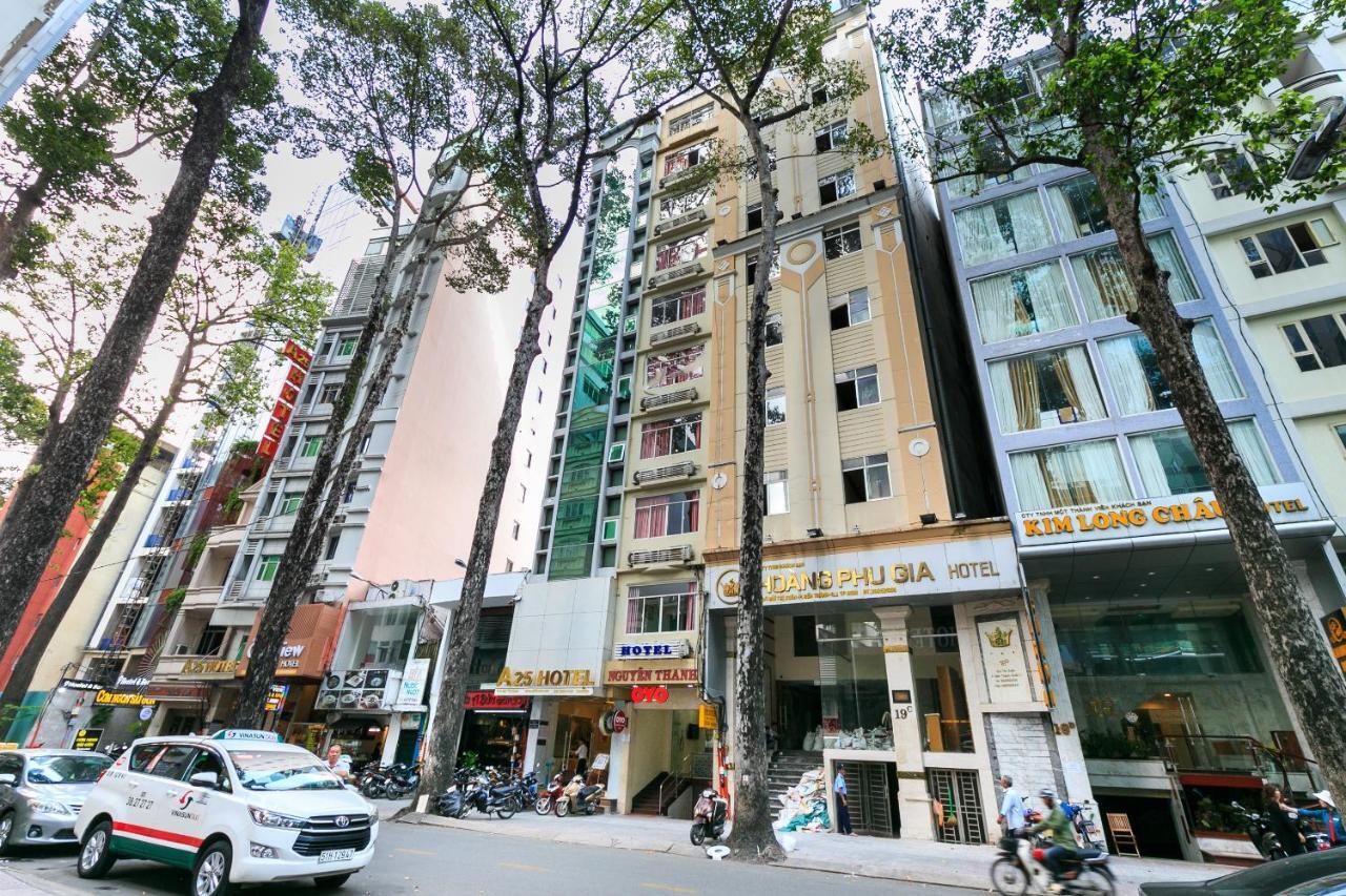 Oyo 422 Nguyen Thanh Hotel Ho Chi Minh City Exterior photo